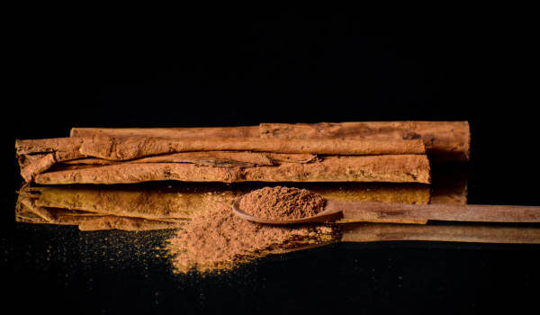 Alba Cinnamon Powder comes from Alba Cinnamon Sticks